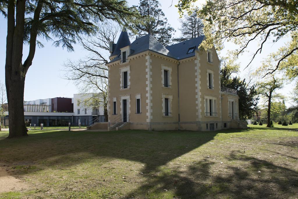 Apart-hotel Domitys Le Château Des Plans Parthenay